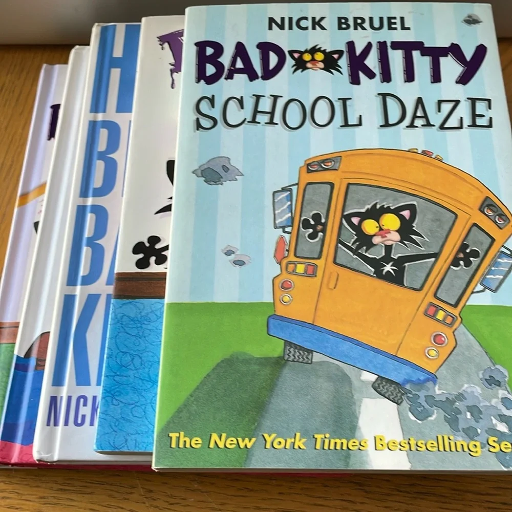 5 Bad Kitty Chapter Books - Picture 1 of 11